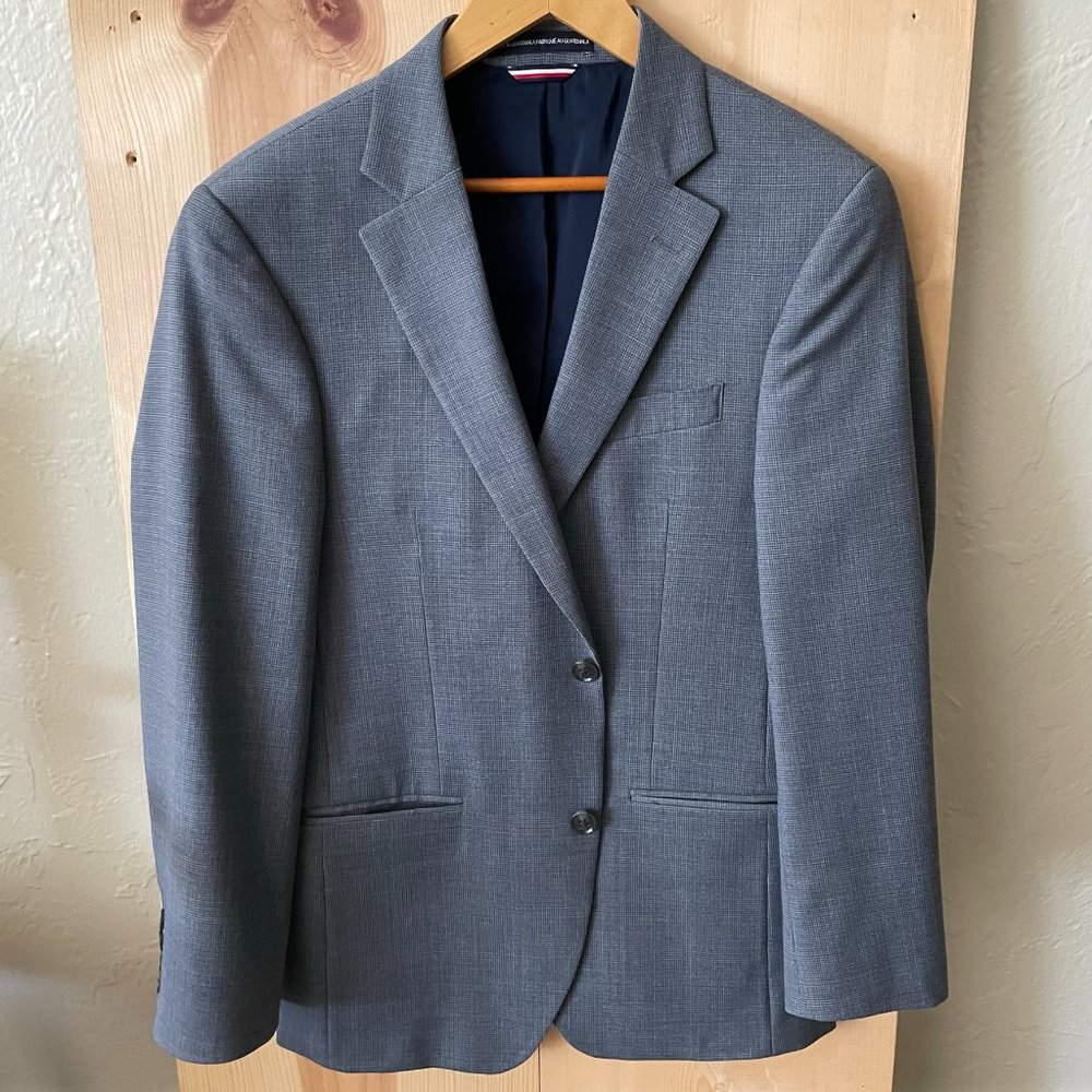 Men's Suit Tommy Hilfiger sz 36s